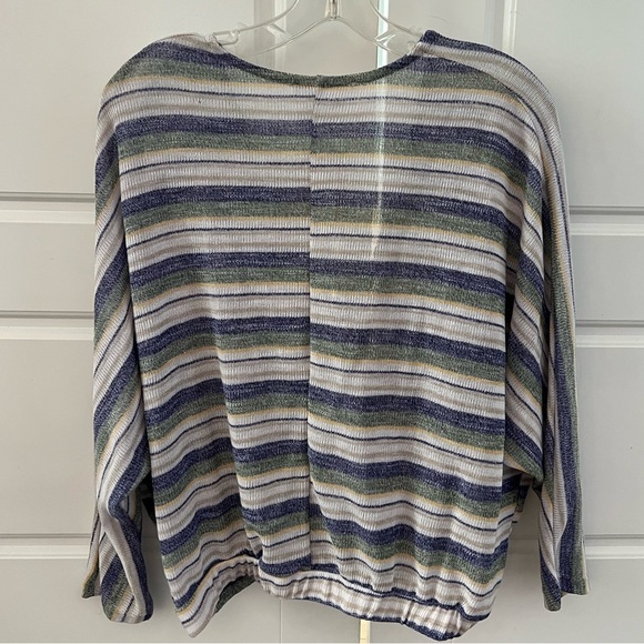 Long Sleeve V-Neck striped sweater top, size medium, new with tags, Sadie & Sage - Picture 4 of 4